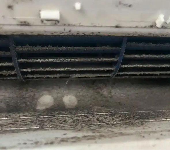 沾益空调吹的风有股烧焦味是怎么回事